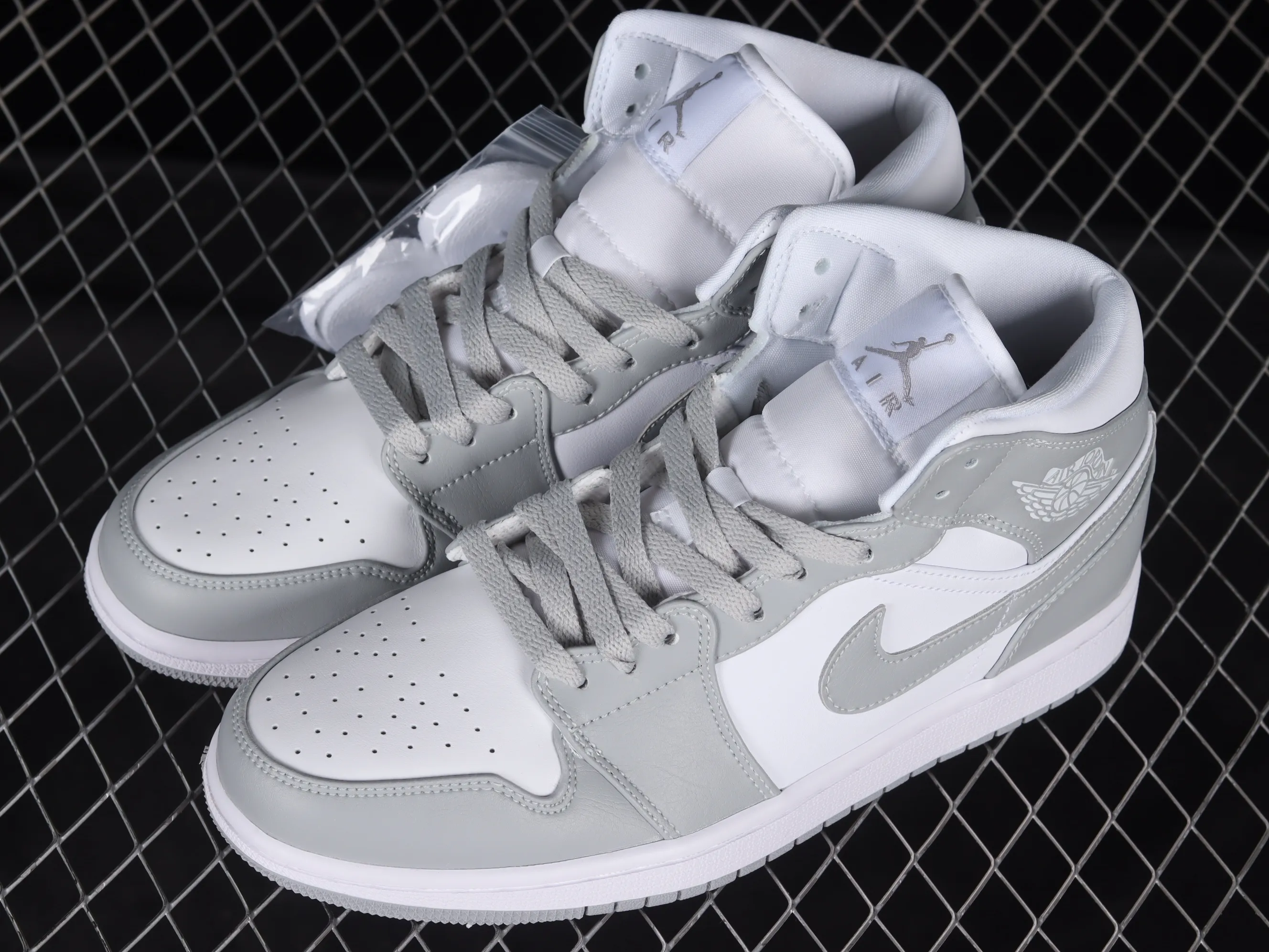 All categories Air Jordan Jordan series basketball shoes Air Jordan 1 Mid Air Jordan 1 Mid "Grey Sail" AJ Joe 1 New White Gray China Basketball Shoes BQ6472-115